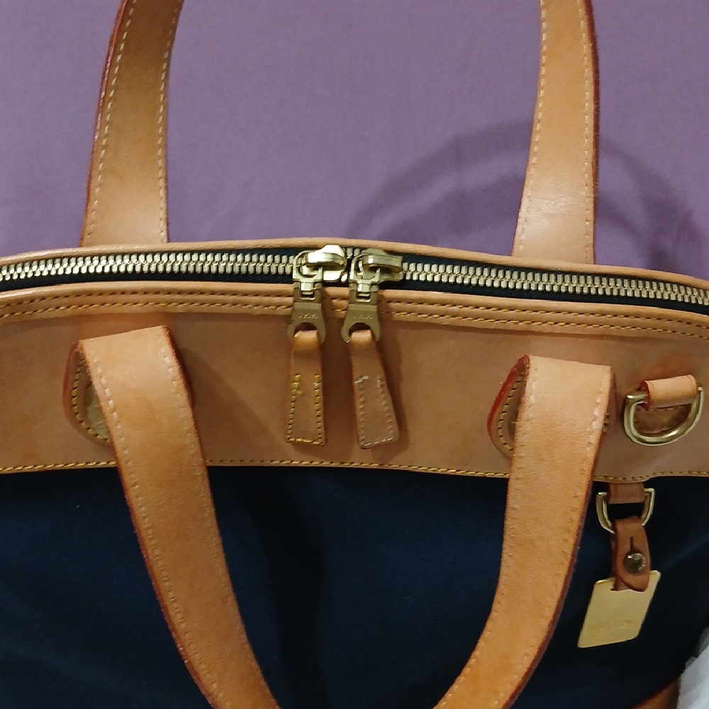 Dooney & Bourke - Picture 10 of 11